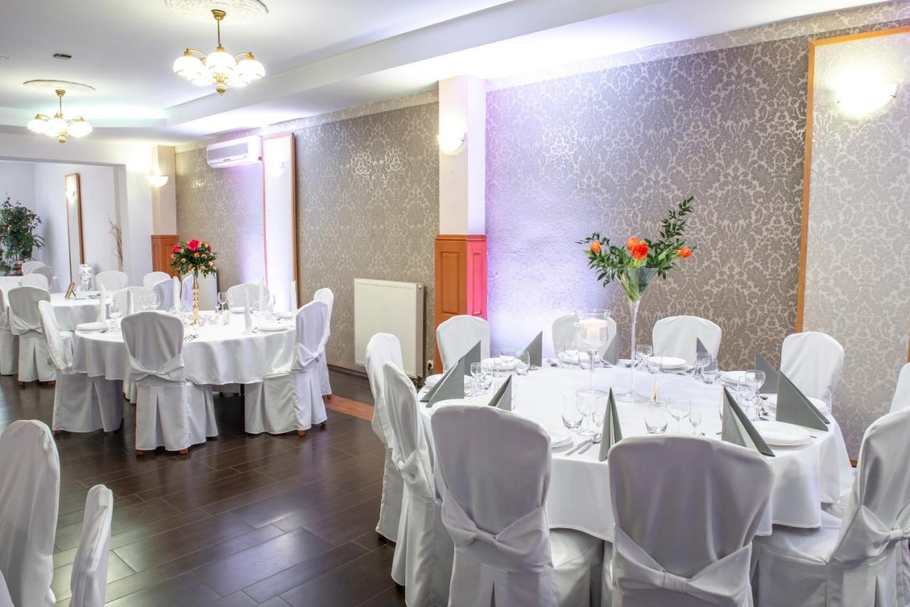 First Hotel Tczew Εξωτερικό φωτογραφία