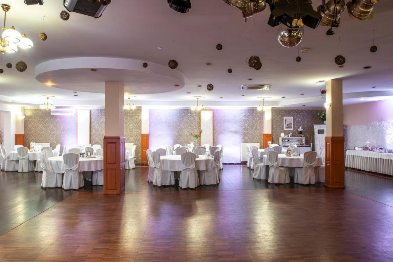 First Hotel Tczew Εξωτερικό φωτογραφία