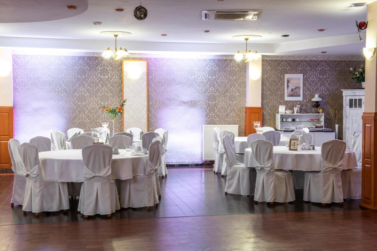 First Hotel Tczew Εξωτερικό φωτογραφία
